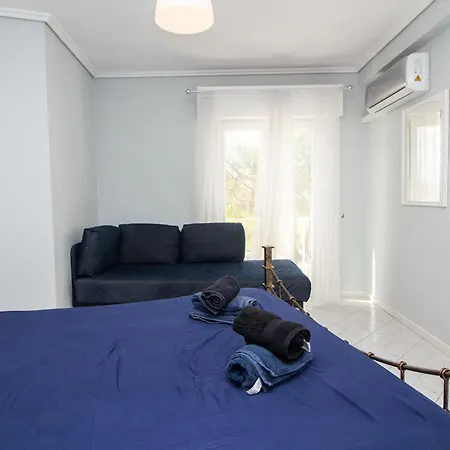 Strip Apartment *