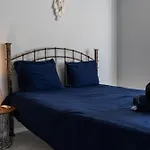 Strip Apartman *