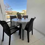 Strip Apartman